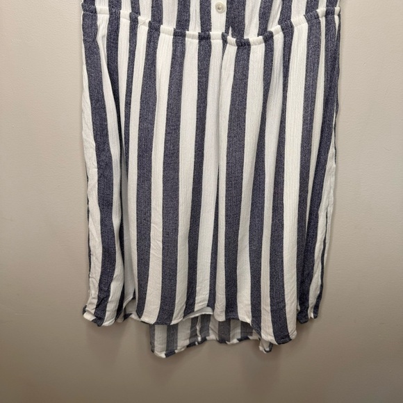 Everly Striped Blue & White Off the Shoulder Rayon Dress Size Medium - Picture 4 of 10